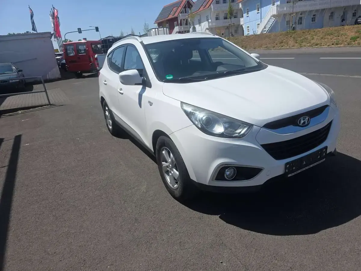 Gebraucht Hyundai ix35 Edition 135 PS (99 kW) 2013 Weiß SUV