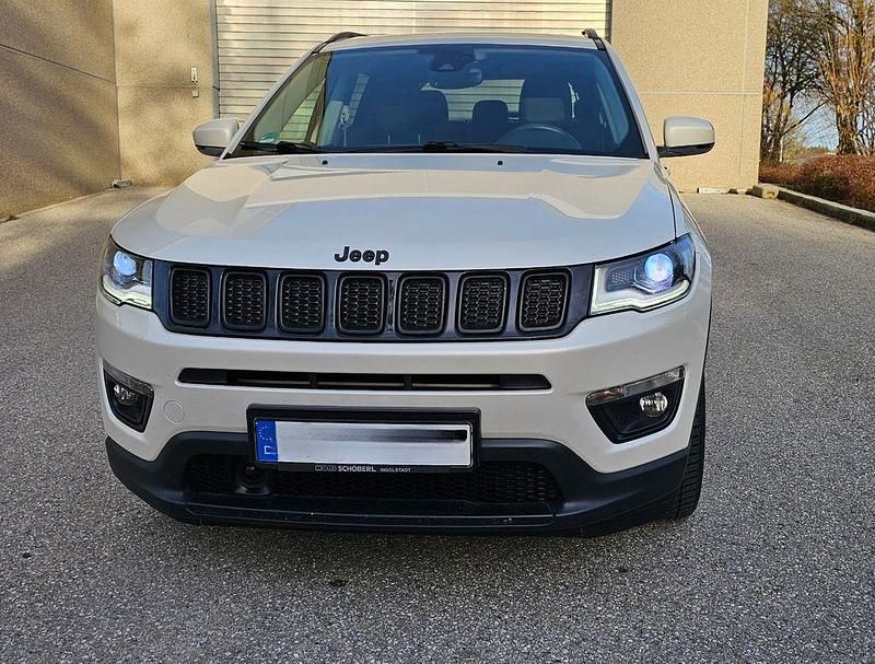 Weiß Gebraucht 2018 Jeep Compass Limited SUV | 11.900 € (Superpreis) - Bild 1/4