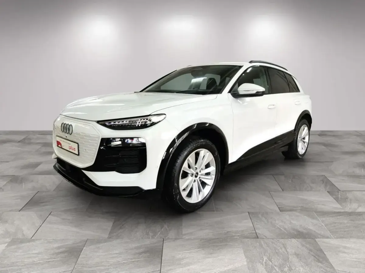 Gebraucht Audi Q6 e-tron Sport 185 kW (252 PS) 2025 Gletscherweiß metallic SUV