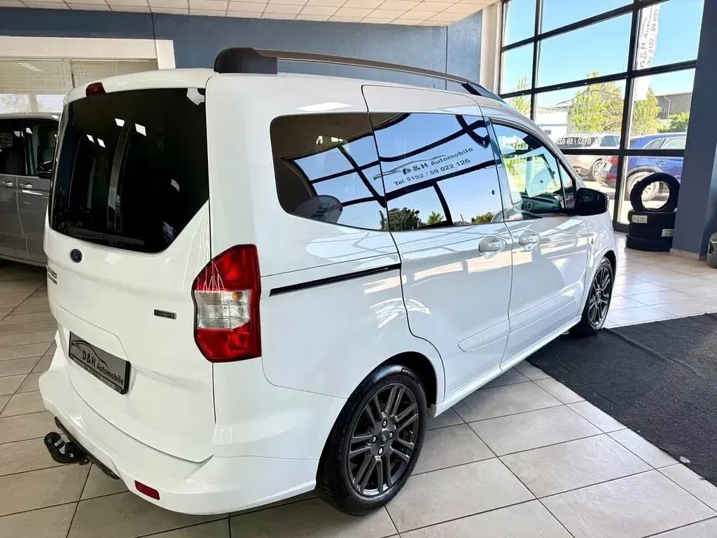 Gebraucht Ford Tourneo Courier Sport 101 PS (74 kW) 2018 Weiß Van / Kleinbus