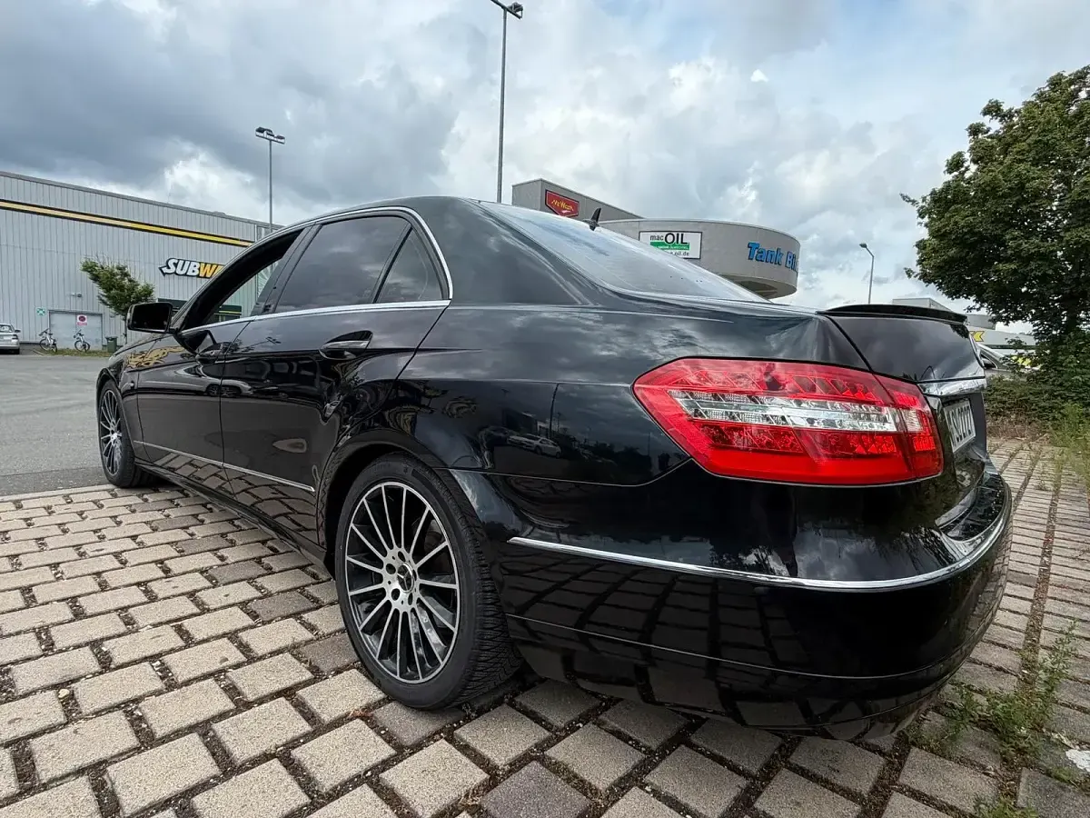 Usata Mercedes E250 Avantgarde 204 CV (150 kW) 2009 Nero Berlina