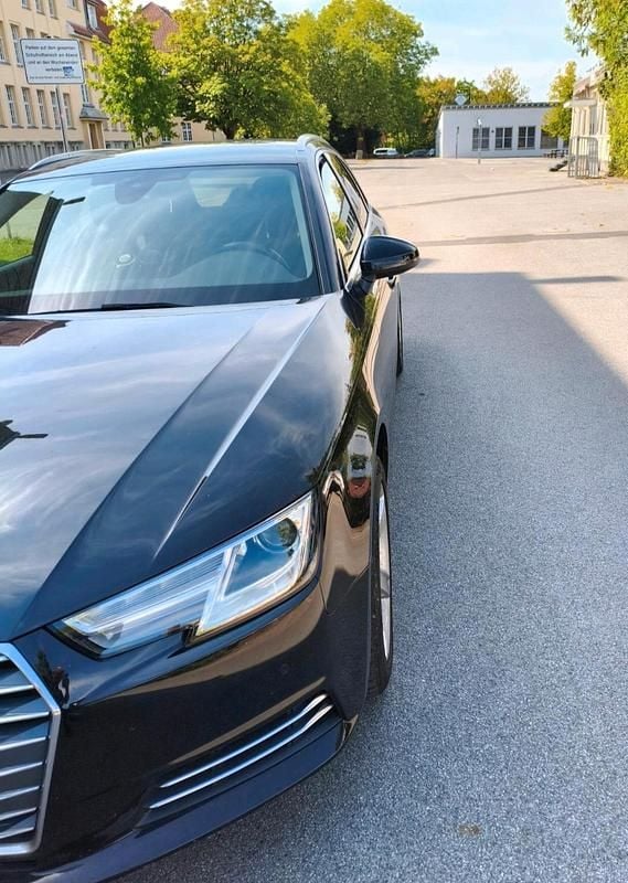 Gebraucht Audi A4 150 PS (110 kW) 2016 Schwarz Kombi
