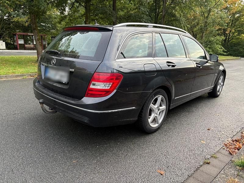 Gebraucht Mercedes C200 136 PS (100 kW) 2011 Schwarz Kombi