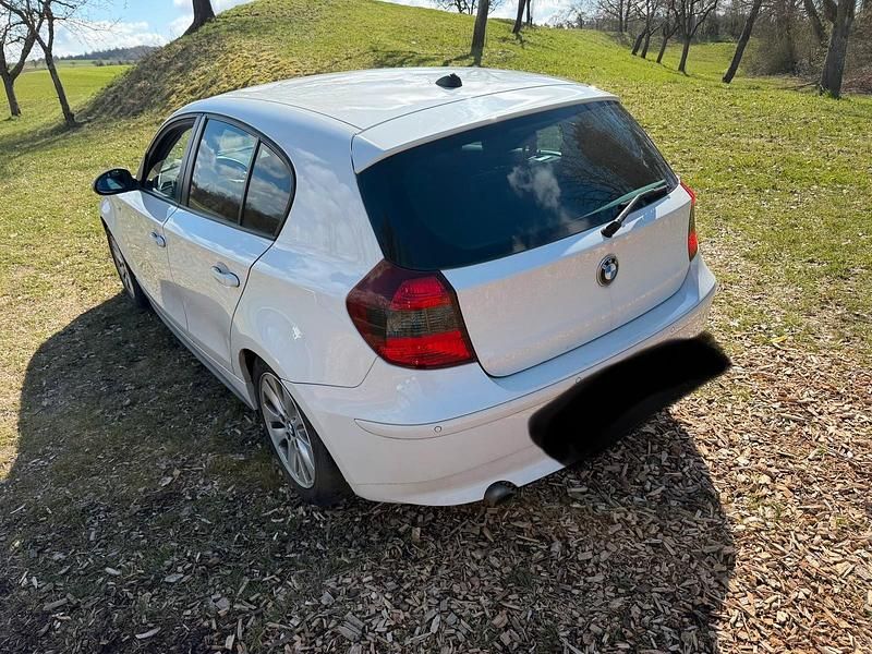 Gebraucht BMW 116 116 PS (85 kW) 2006 Weiß Kleinwagen