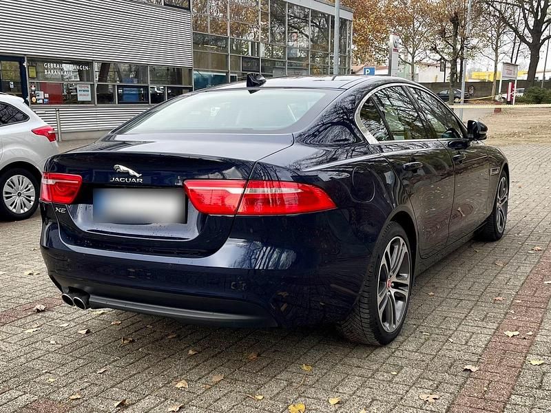 Gebraucht Jaguar XE 179 PS (131 kW) 2018 Blau Limousine