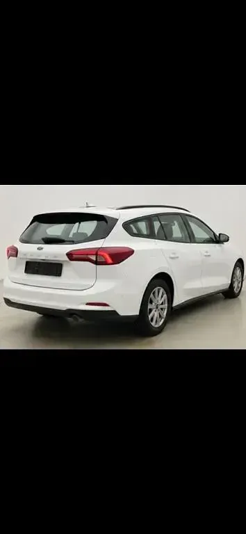 Second-hand Ford Focus Titanium 116 CP (85 kW) 2023 Alb Berlinǎ