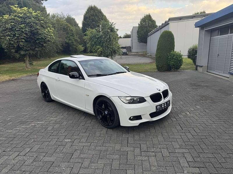 Gebraucht BMW 335 306 PS (225 kW) 2010 Alpinweiss iii Coupé