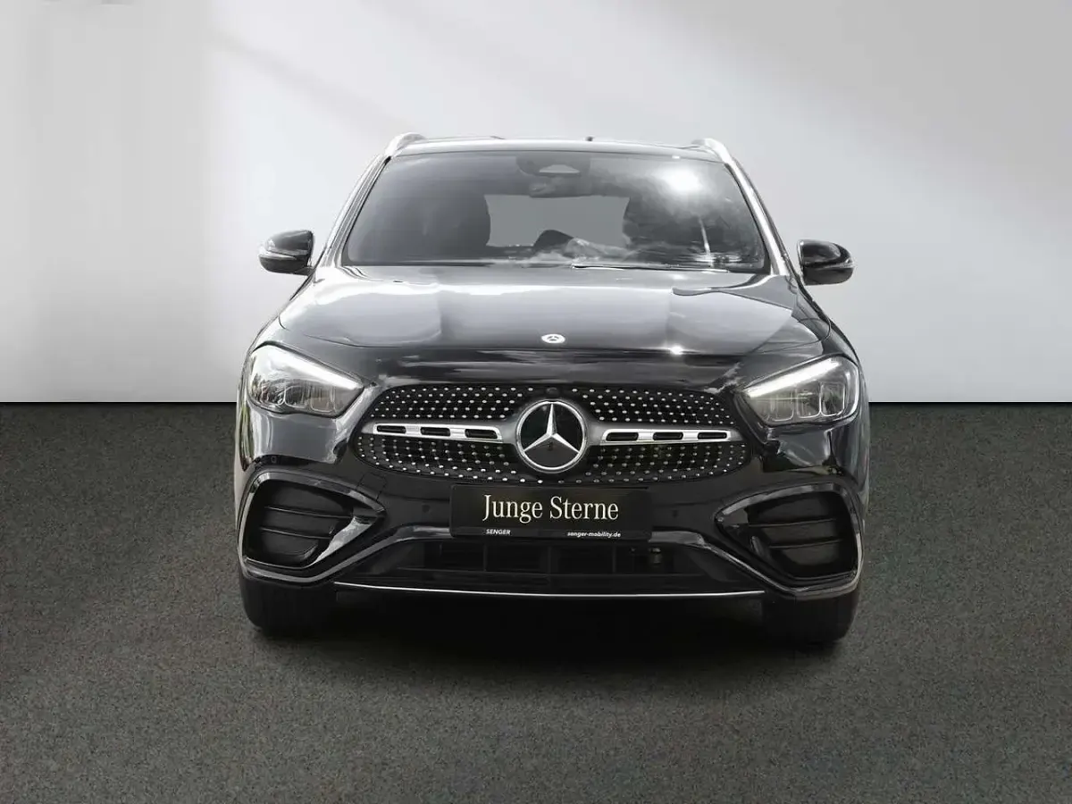 Gebraucht Mercedes GLA200 Advanced 163 PS (119 kW) 2025 Schwarz SUV