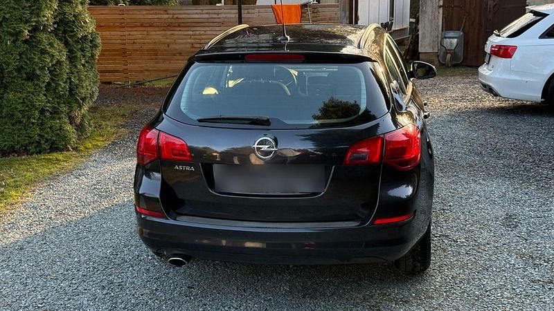 Gebraucht Opel Astra Edition 120 PS (88 kW) 2012 Schwarz Kombi