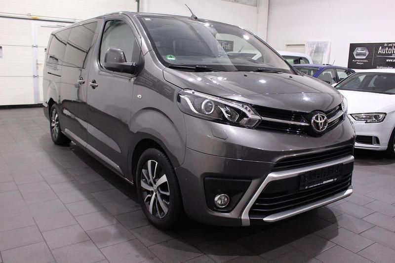 Gebraucht Toyota Proace Verso Executive 177 PS (130 kW) 2017 Grau Kombi