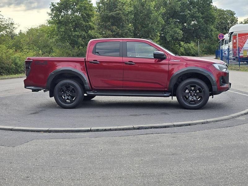 Neu Isuzu D-Max 163 PS (119 kW) 2025 Rot Abholung