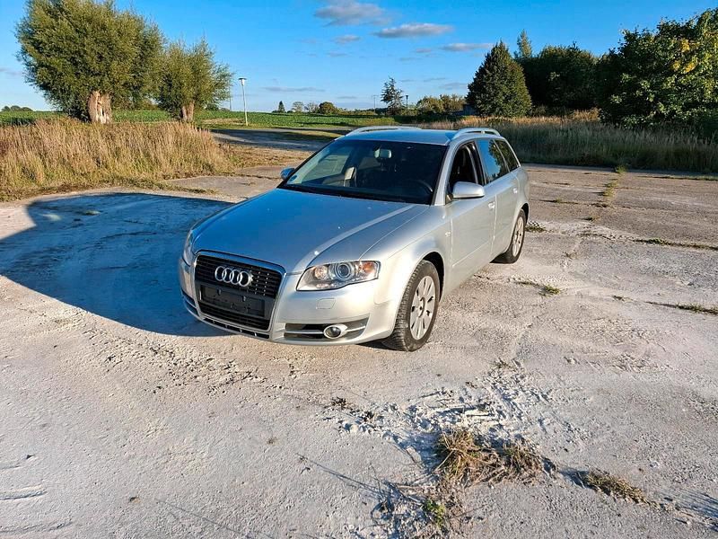 Silber Gebraucht 2005 Audi A4 Kombi | 2.400 € (Etwas zu teuer) - Bild 1/4