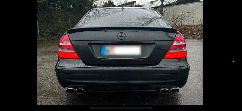 Gebraucht Mercedes E500 AMG 306 PS (225 kW) 2002 Grün Limousine
