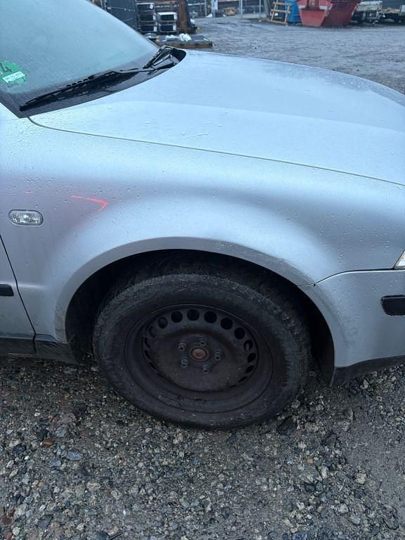 Gebraucht VW Passat Comfortline 102 PS (75 kW) 2001 Silber Kombi