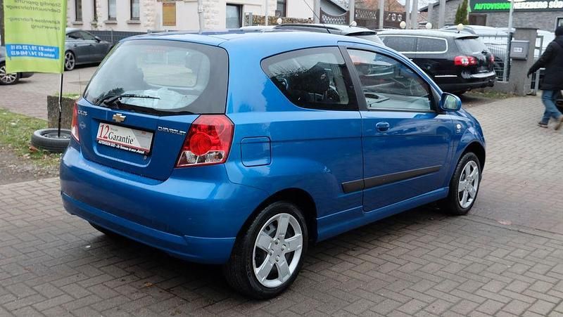 Gebraucht Chevrolet Kalos 72 PS (52 kW) 2008 Blau Limousine