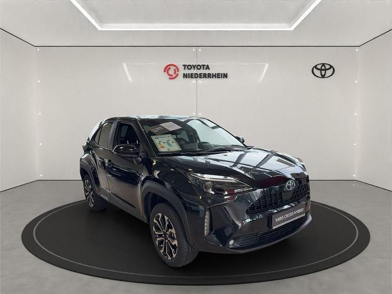 Neu Toyota Yaris Cross 131 PS (96 kW) 2025 Schwarz SUV
