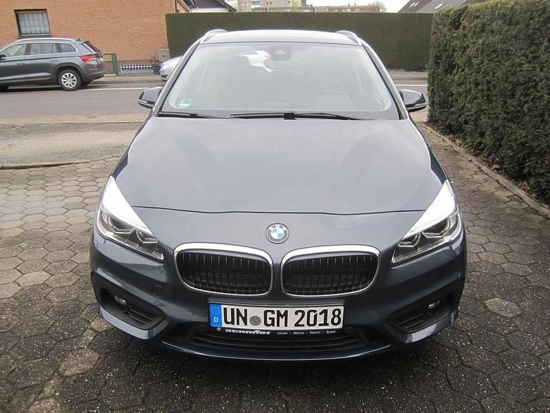Gebraucht BMW 220 Active Tourer Advantage 192 PS (141 kW) 2018 Grau Van / Kleinbus