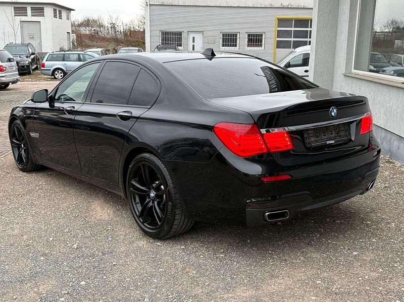 Gebraucht BMW 740 M Sport 306 PS (225 kW) 2010 Schwarz Limousine