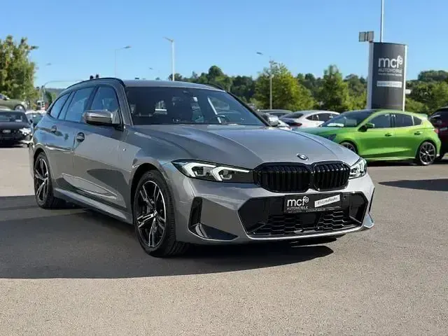 Gebraucht BMW 330 M Sport 245 PS (180 kW) 2025 Grau Kombi
