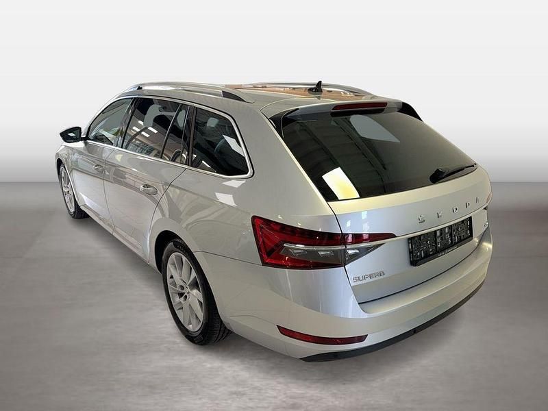 Gebraucht Skoda Superb Style 200 PS (147 kW) 2023 Brilliant silber (metallic) Kombi