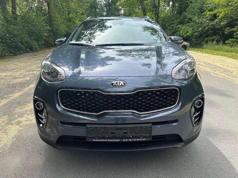 Grau Gebraucht 2017 Kia Sportage DREAM-TEAM Edition SUV | 11.500 € (Guter Preis) - Bild 1/4