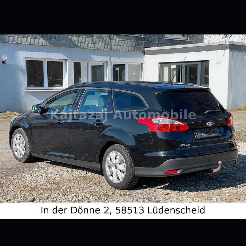 Gebraucht Ford Focus Trend 115 PS (84 kW) 2012 Schwarz Kombi