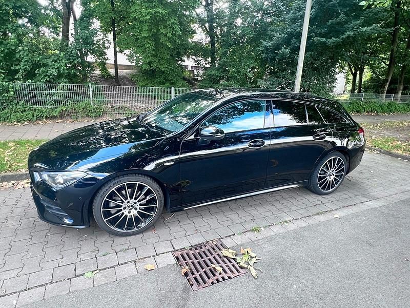 Schwarz Gebraucht 2021 Mercedes CLA220 Limousine | 29.000 € (Etwas zu teuer) - Bild 1/4