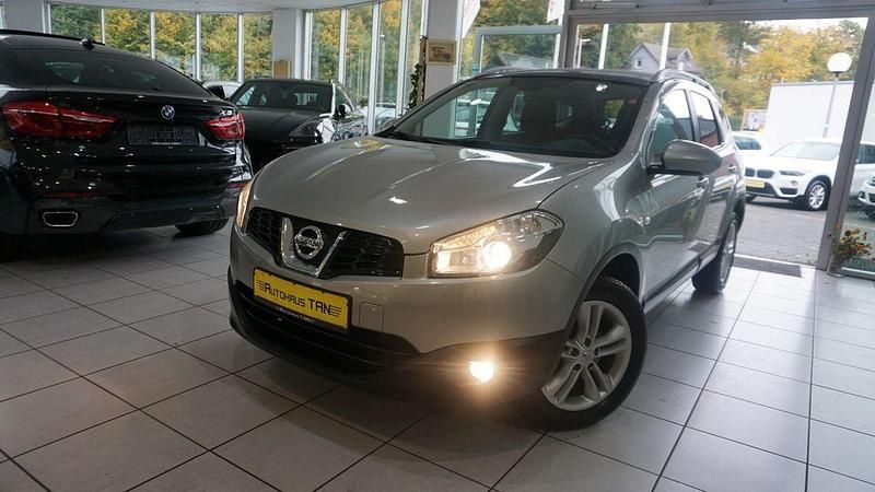 Silber Gebraucht 2013 Nissan Qashqai +2 Acenta SUV | 10.990 € (Fairer Preis) - Bild 1/4