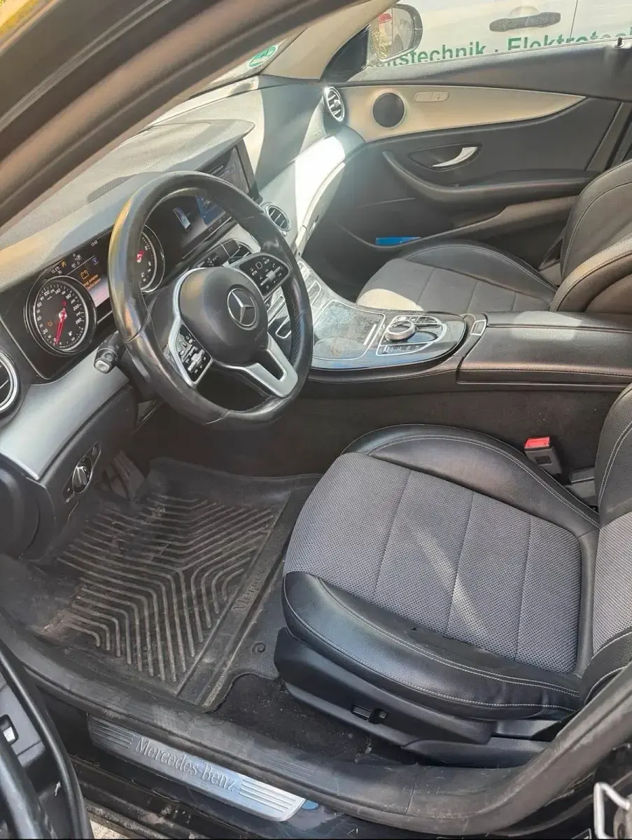 Gebraucht Mercedes E200 150 PS (110 kW) 2019 Schwarz Limousine