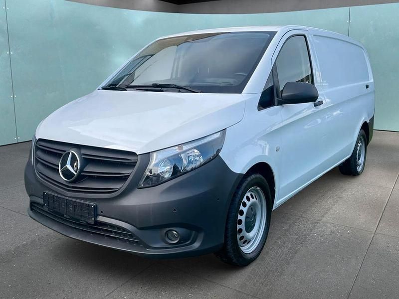 Weiß Gebraucht 2022 Mercedes Vito Van / Kleinbus | 28.900 € (Fairer Preis) - Bild 1/4