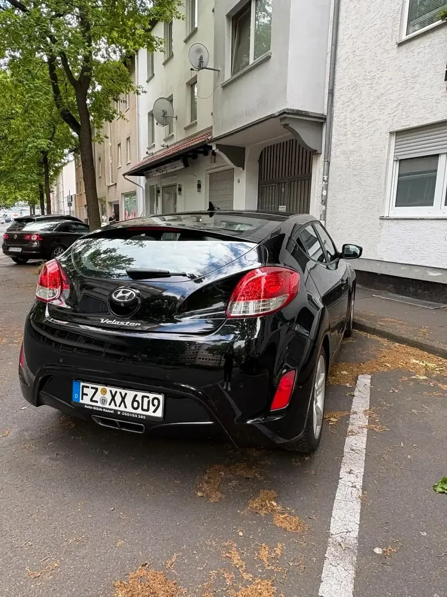 Gebraucht Hyundai Veloster 140 PS (102 kW) 2012 Schwarz Kleinwagen