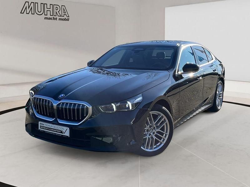 Gebraucht BMW 520 197 PS (144 kW) 2024 Black sapphire metallic Limousine