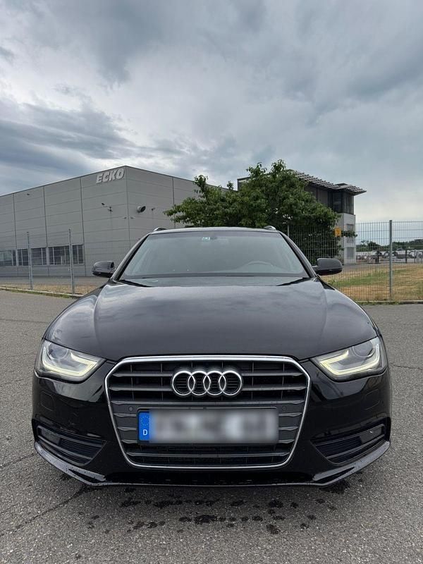 Schwarz Gebraucht 2013 Audi A4 Sport Kombi | 8.200 € (Guter Preis) - Bild 1/4
