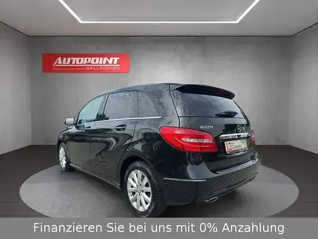 Gebraucht Mercedes B220 170 PS (125 kW) 2014 Schwarz Kleinwagen