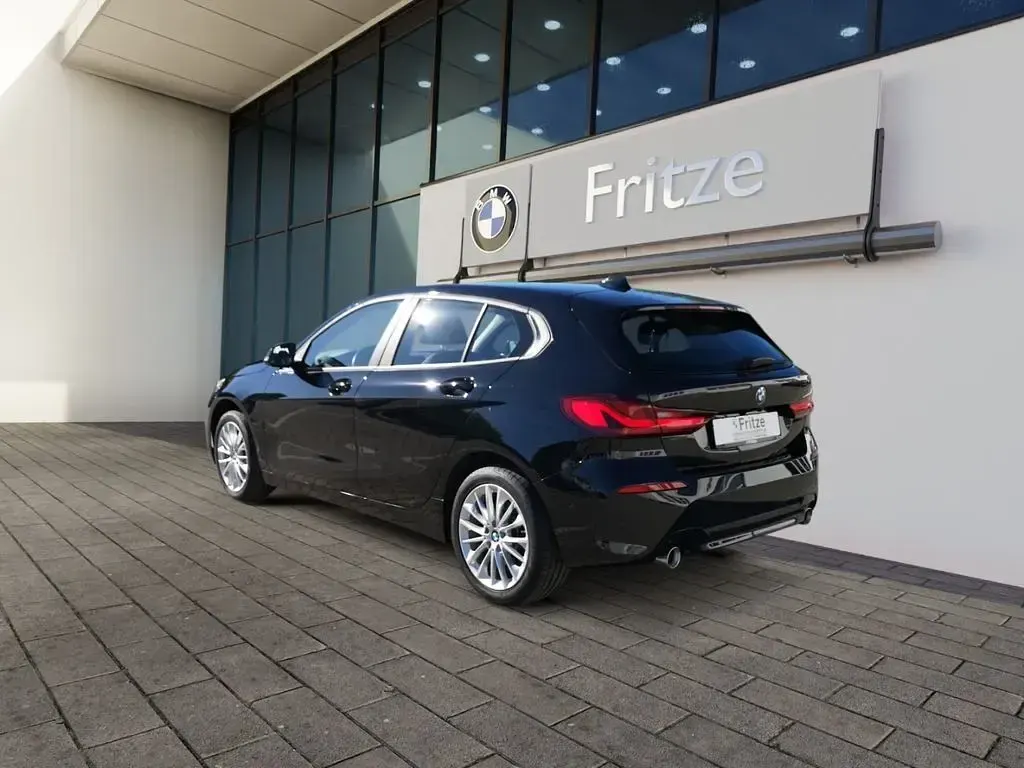 Gebraucht BMW 120 Advantage 190 PS (139 kW) 2022 Schwarz Kleinwagen