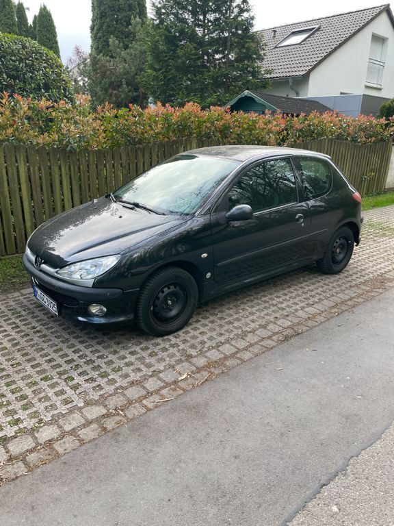 Schwarz Gebraucht 2007 Peugeot 206 Filou Limousine | 1.600 € (Fairer Preis) - Bild 1/4