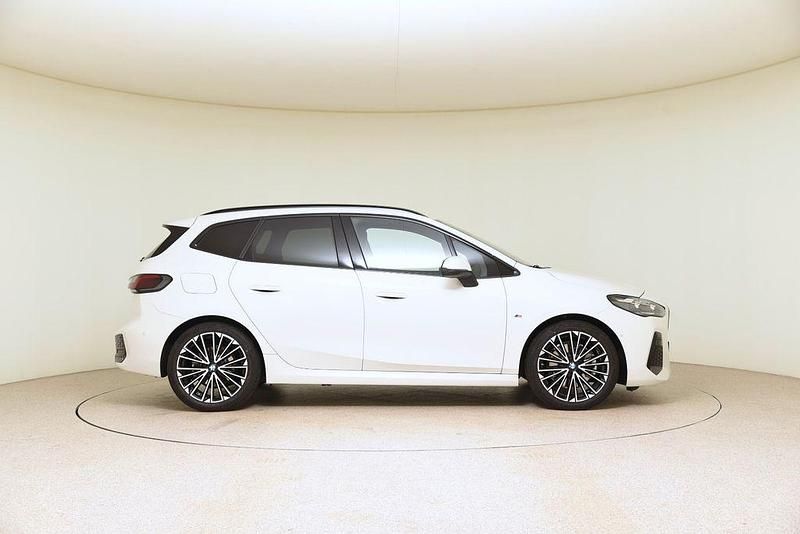 Gebraucht BMW 223 Active Tourer M Sport 197 PS (144 kW) 2024 Weiß Van / Kleinbus