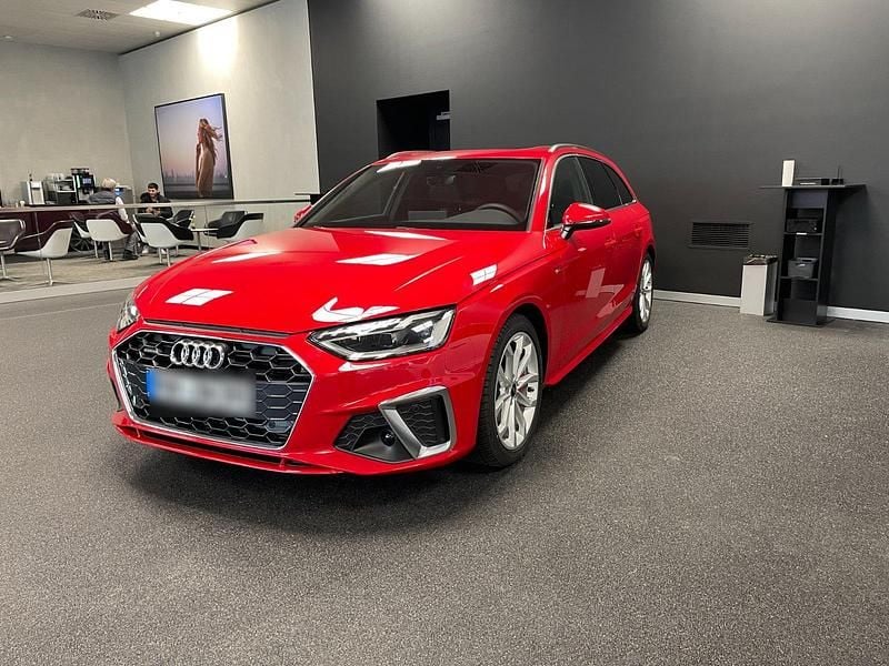 Gebraucht Audi A4 S-Line 204 PS (150 kW) 2024 Rot Kombi