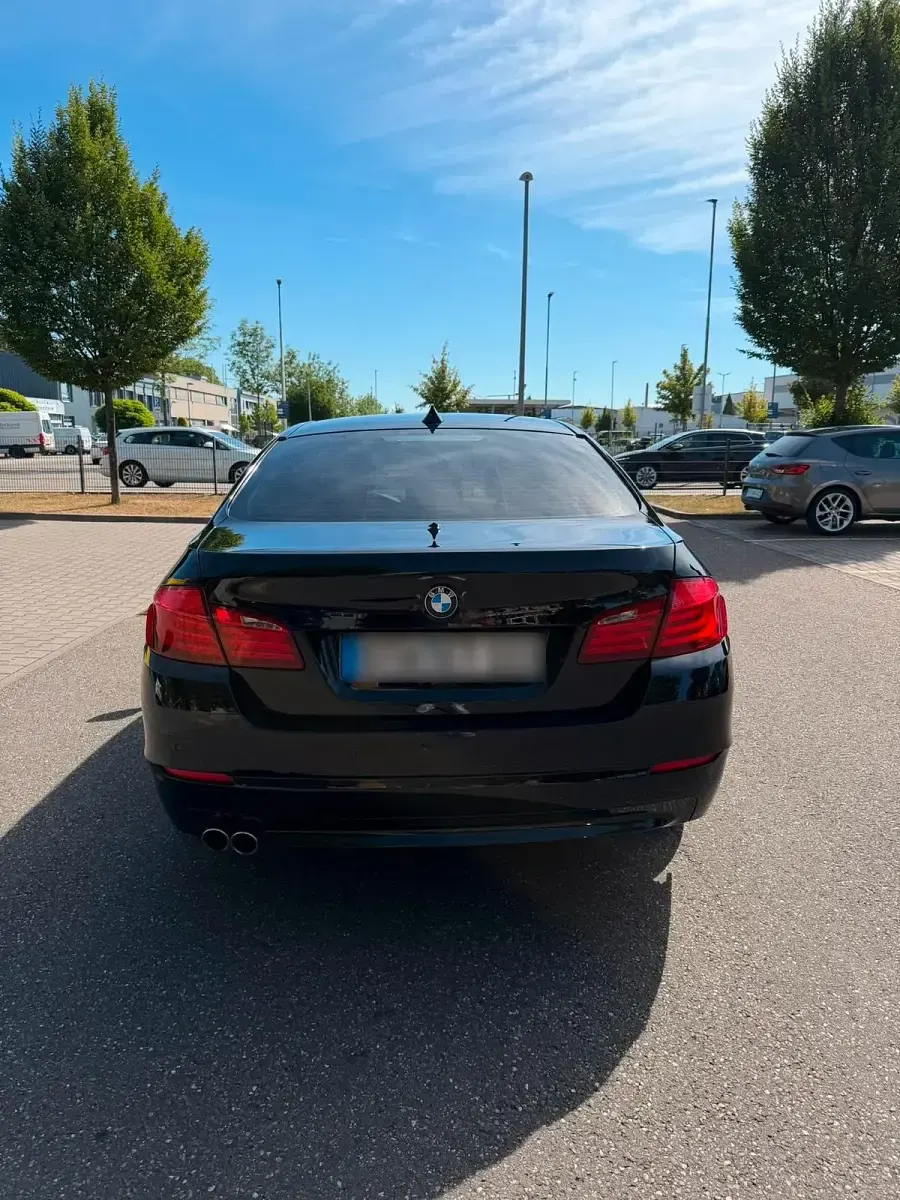 Gebraucht BMW 520 184 PS (135 kW) 2013 Schwarz Limousine