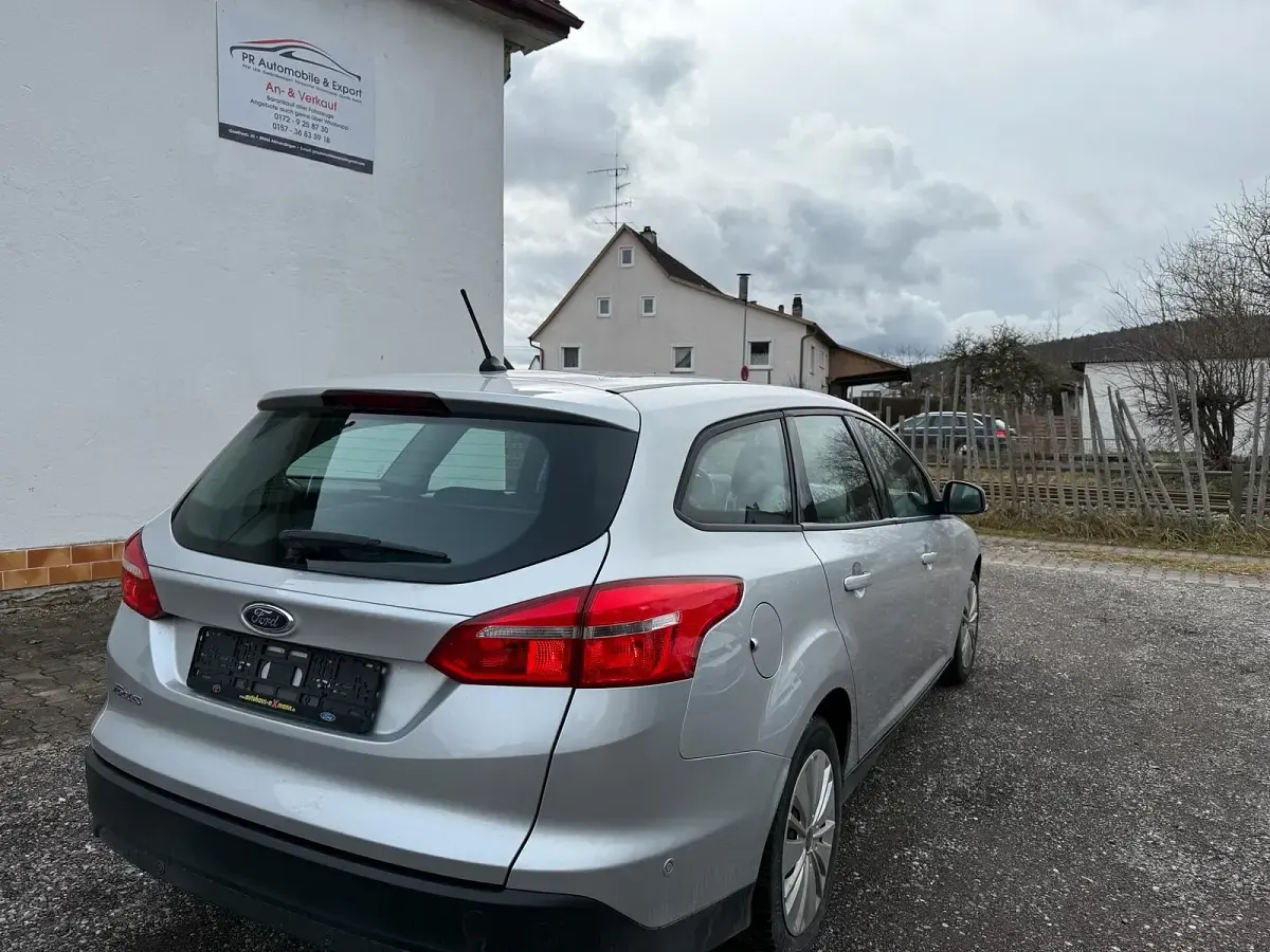 Gebraucht Ford Focus 120 PS (88 kW) 2017 Silber Kombi