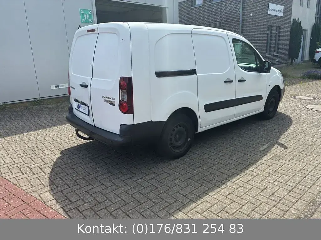 Gebraucht Peugeot Partner Premium 99 PS (72 kW) 2018 Weiß Van / Kleinbus