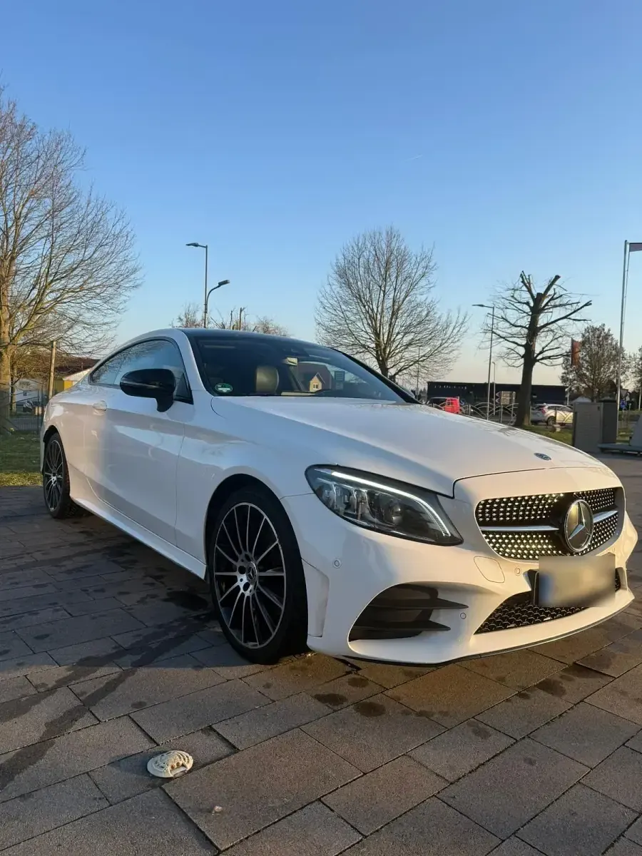 Gebraucht Mercedes C400 AMG 333 PS (244 kW) 2018 Weiß Coupé