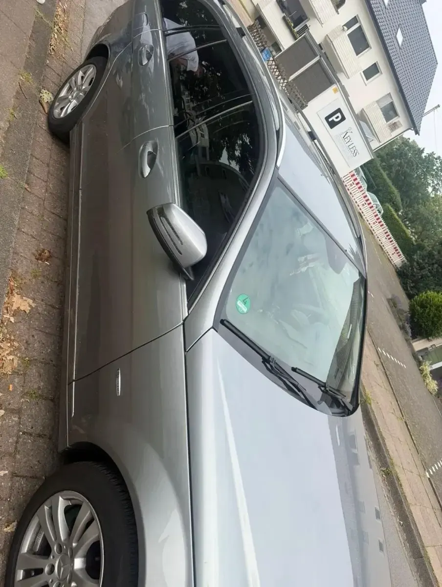 Gebraucht Mercedes 200 136 PS (100 kW) 2010 Grau Kombi