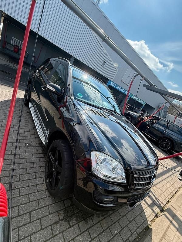Gebraucht Mercedes ML320 224 PS (164 kW) 2008 Schwarz SUV
