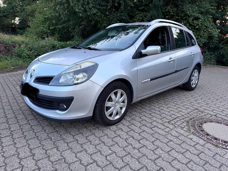 Silber Gebraucht 2009 Renault Clio GrandTour Kombi | 1.650 € (Fairer Preis) - Bild 1/4