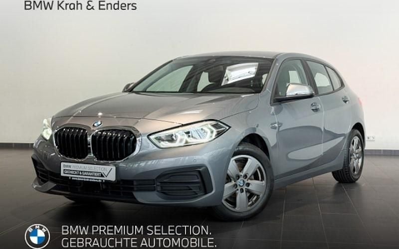 Grau Gebraucht 2023 BMW 118 Advantage Kleinwagen | 21.988 € (Guter Preis) - Bild 1/4