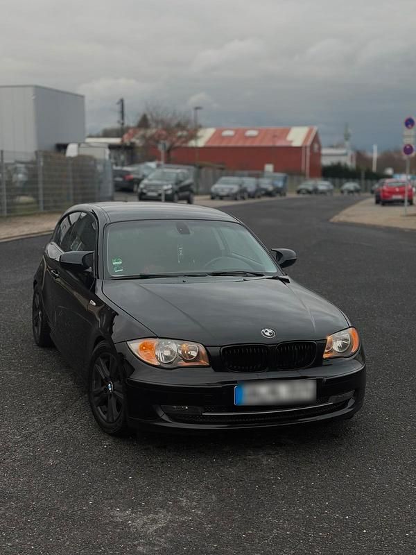 Usata BMW 116 122 CV (89 kW) 2012 Nero Utilitaria