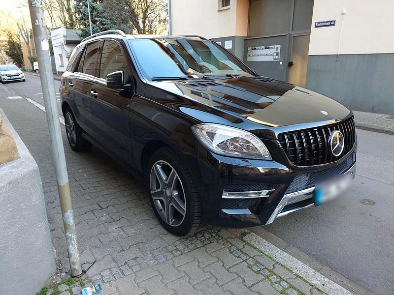 Gebraucht Mercedes ML350 258 PS (189 kW) 2014 Schwarz SUV