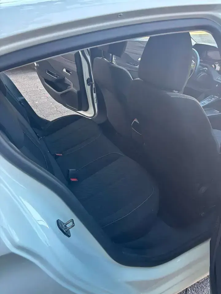 Gebraucht Peugeot 308 131 PS (96 kW) 2022 Weiß Limousine