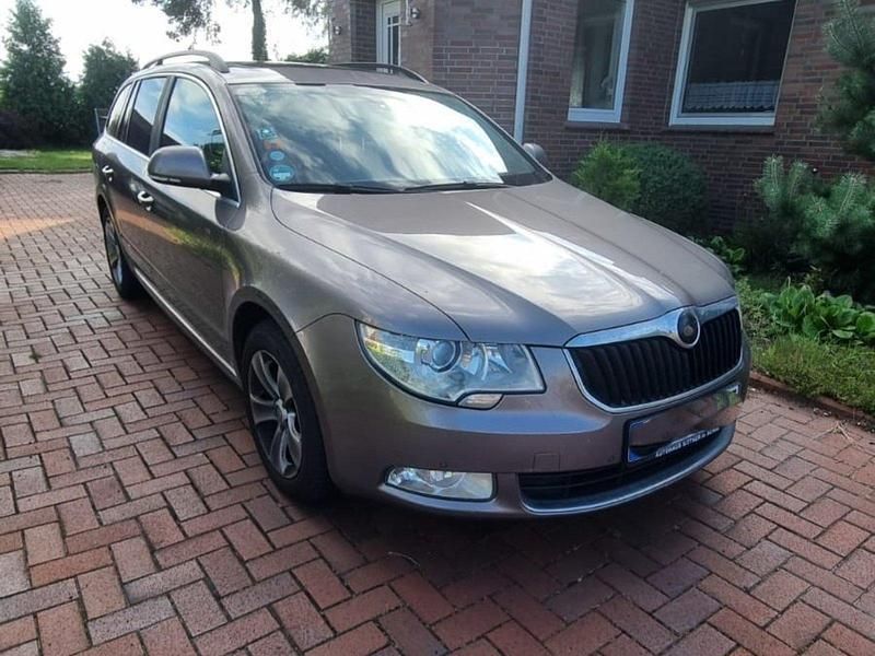 Violet Gebraucht 2012 Skoda Superb Kombi | 4.500 € (Superpreis) - Bild 1/4